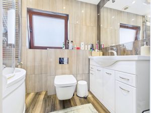 Photo 1- click for photo gallery